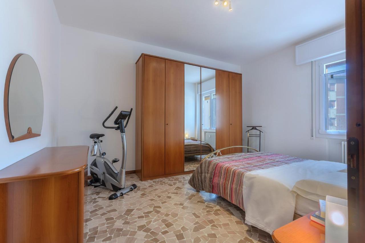 A 500 Mt Dalla Certosa Apartment بولونيا المظهر الخارجي الصورة